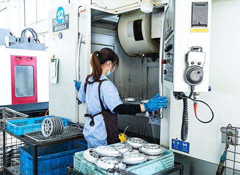 如何確保定制鋁合金壓鑄批次的穩(wěn)定性？